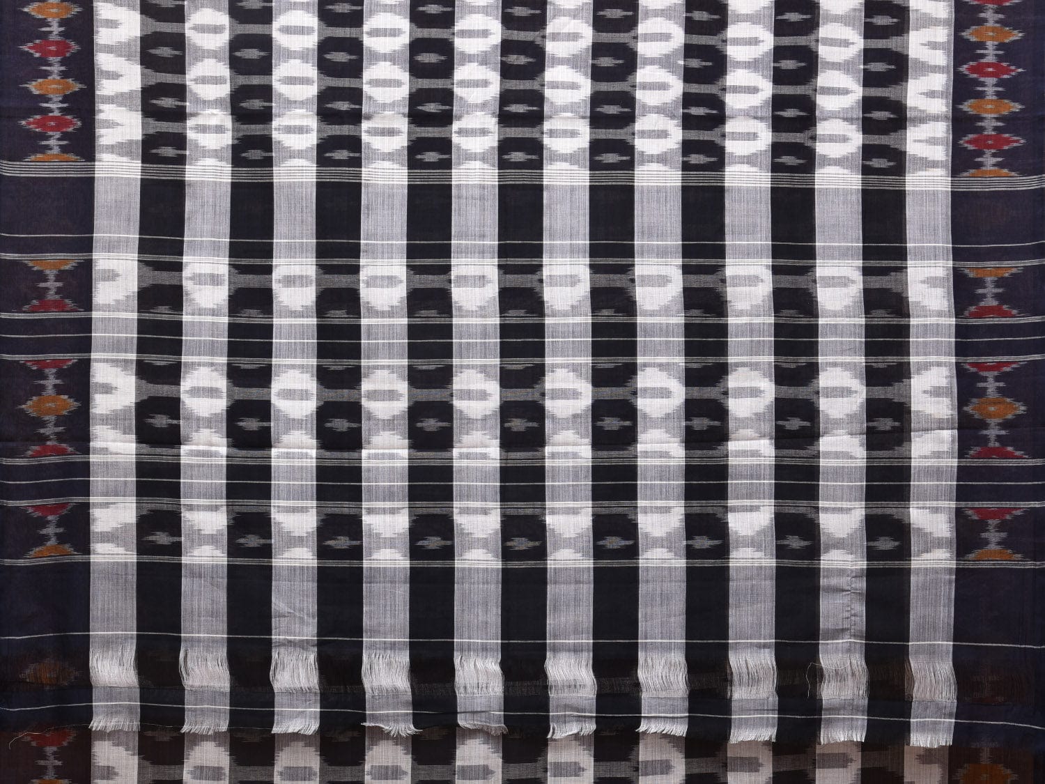 White and Black Pochampally Ikat Cotton Handloom Saree with Strips Design No Blouse i0800