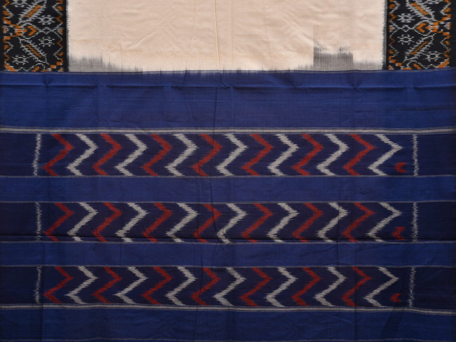 White and Blue Pochampally Ikat Cotton Handloom Saree with Border Design i0696
