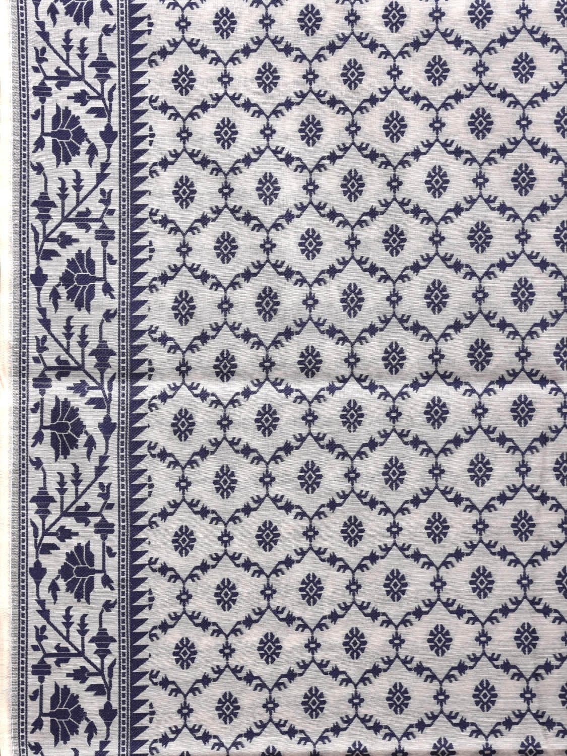 White and Navy Dhakai Jamdani Cotton Viscose Saree with Grill and Floral Pallu Design dj0080