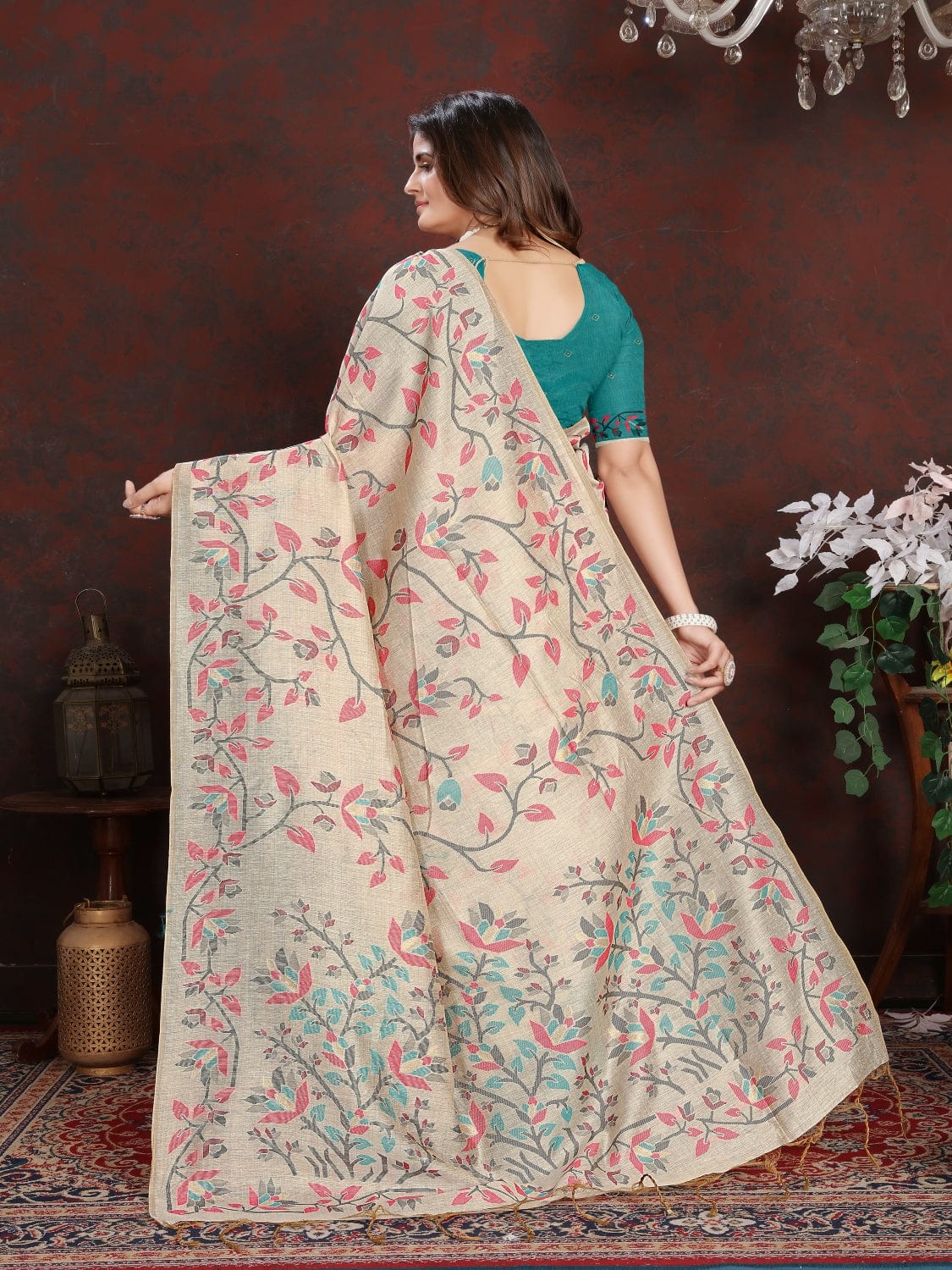 White and Pink Dhakai Jamdani Cotton Viscose Saree with Floral Border and Pallu Design dj0128