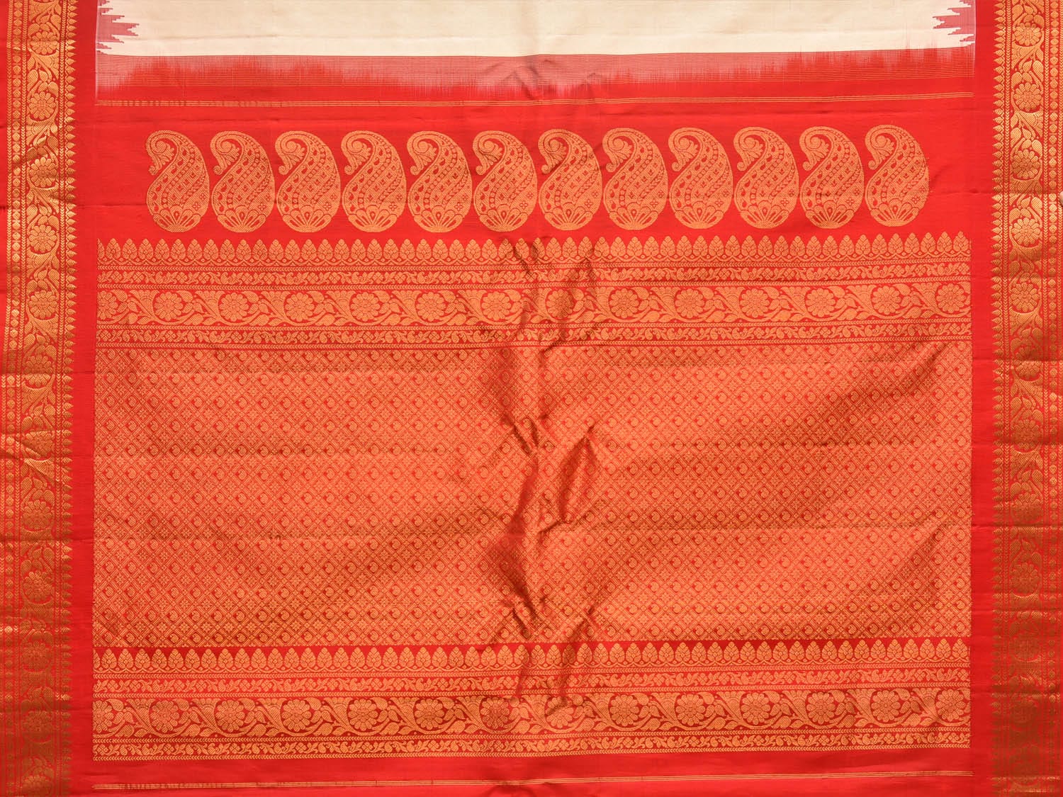 White and Red Gadwal Silk Handloom Saree with Mango Pallu Design g0332
