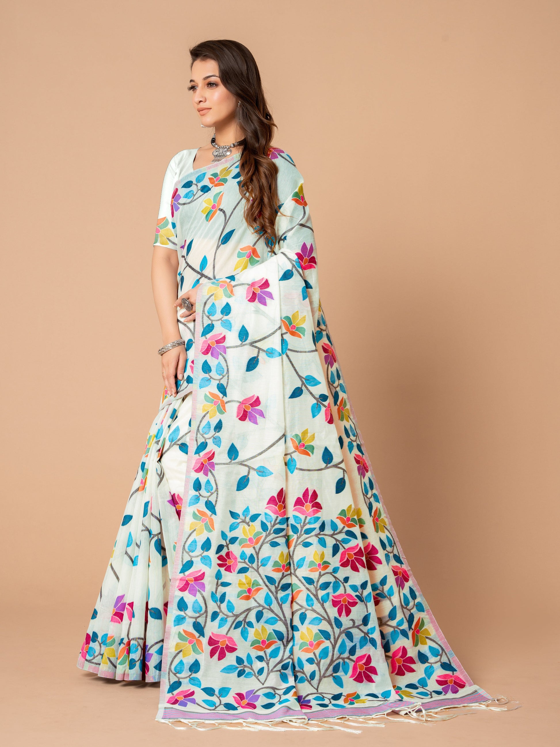 White Dhakai Jamdani Cotton Viscose Saree with Floral Border and Pallu Design dj0105