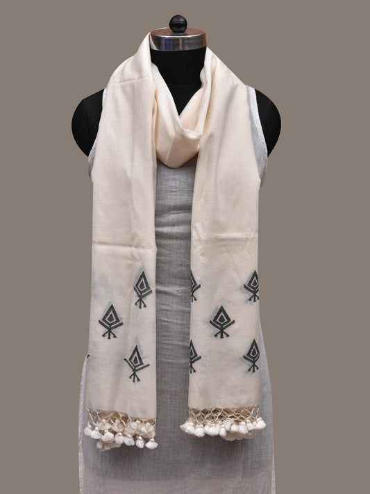White Khadi Cotton Handloom Dupatta with Dhakai Design ds2652