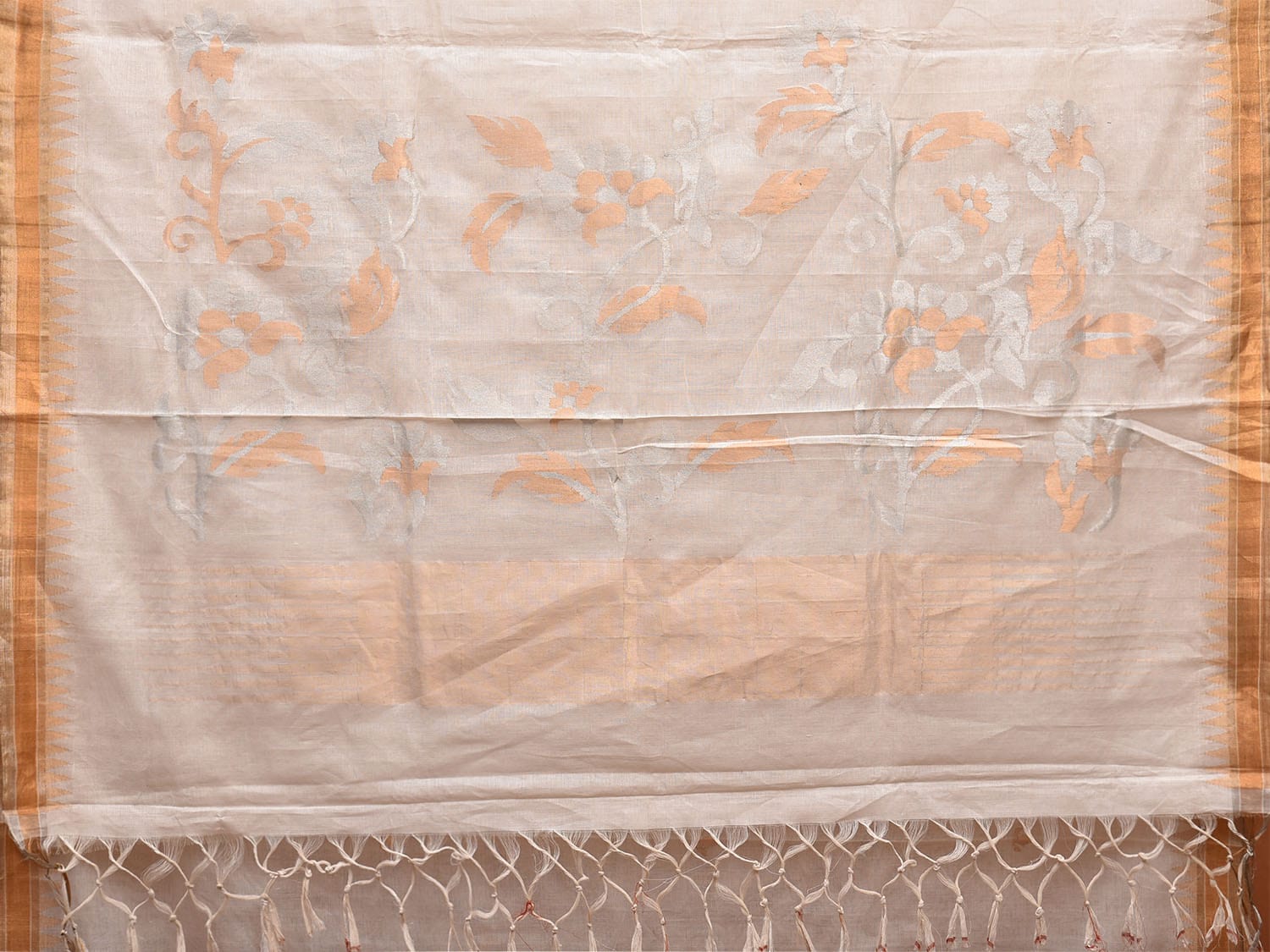 White Khadi Cotton Handloom Saree with Floral Pallu Design kh0692