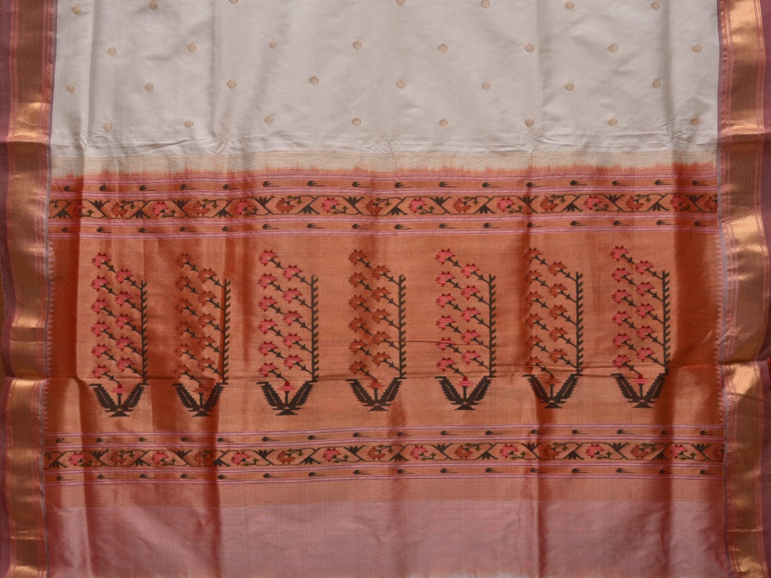 White Paithani Silk Handloom Saree with Special Pallu Design p0465