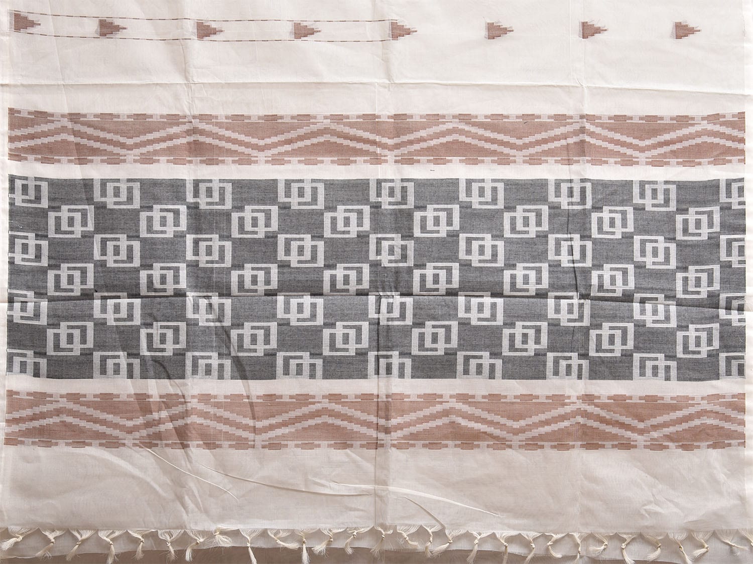 White Venkatagiri Cotton Saree with Arrow Head Buta and Pallu Design v0145