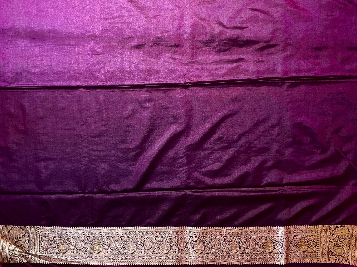 Wine Banaras Katan Silk Saree with Body Butti and Stone Work Design b0380ds