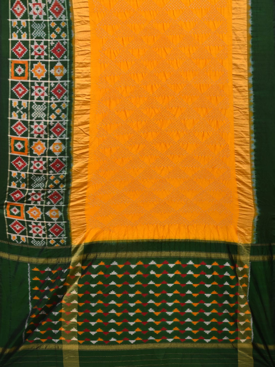 Yellow and Green Bandhani Ikat Silk Handloom Saree with One Side Border Design bn0360