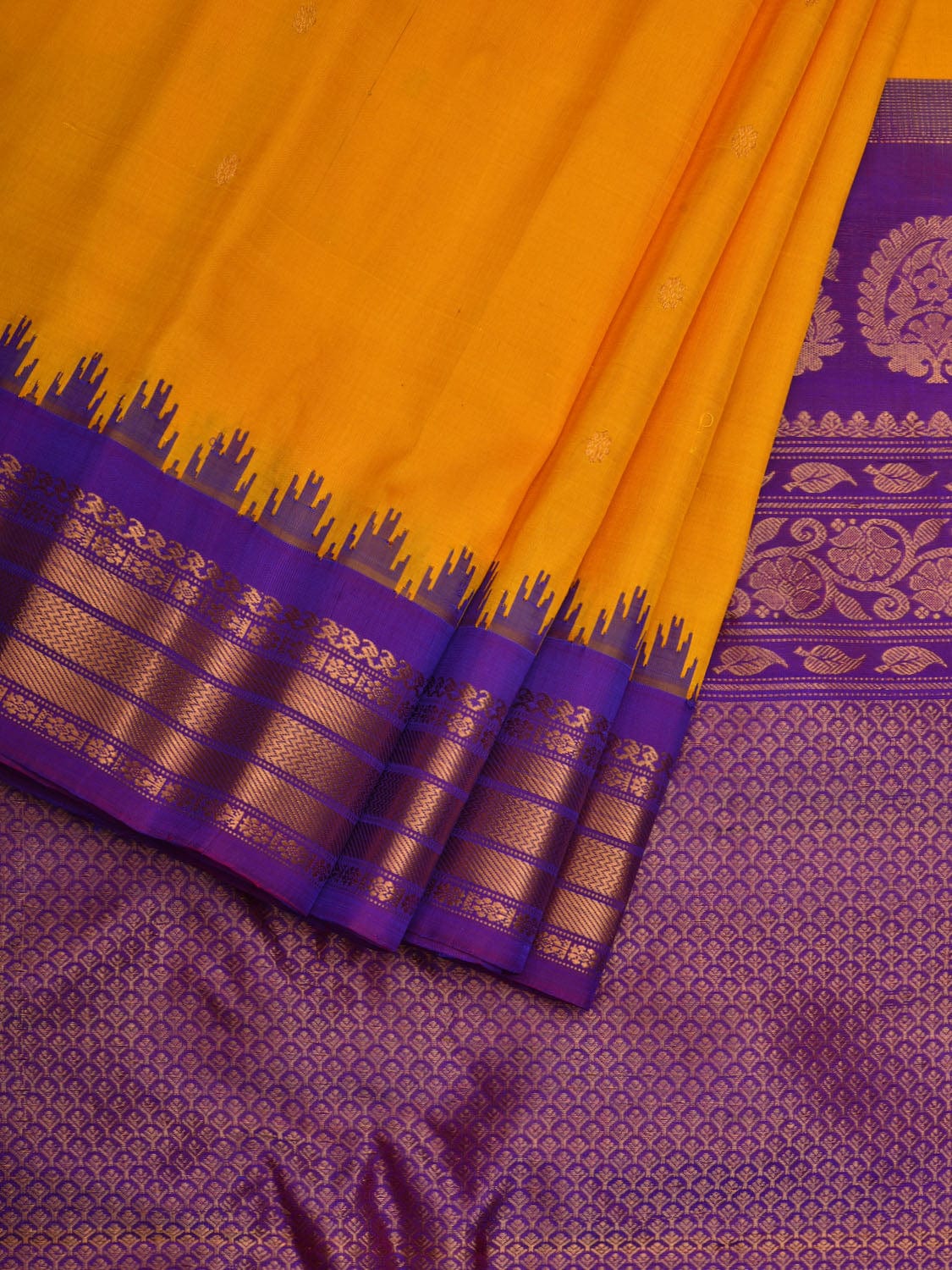 Yellow and Lavender Gadwal Silk Handloom Saree with Border and Pallu Design g0289