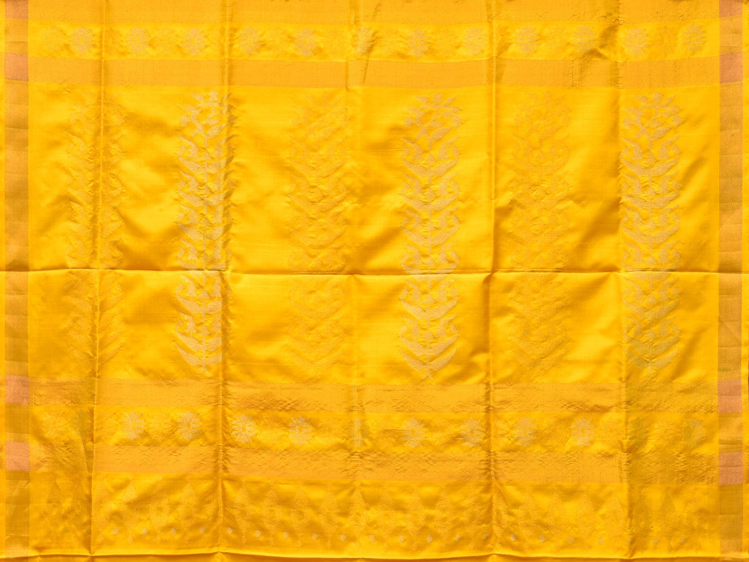 Yellow Uppada Silk Handloom Saree with Karpur Pallu Design u2095